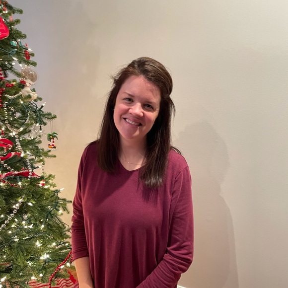 Meet your Posher, Laura - Picture 1 of 1